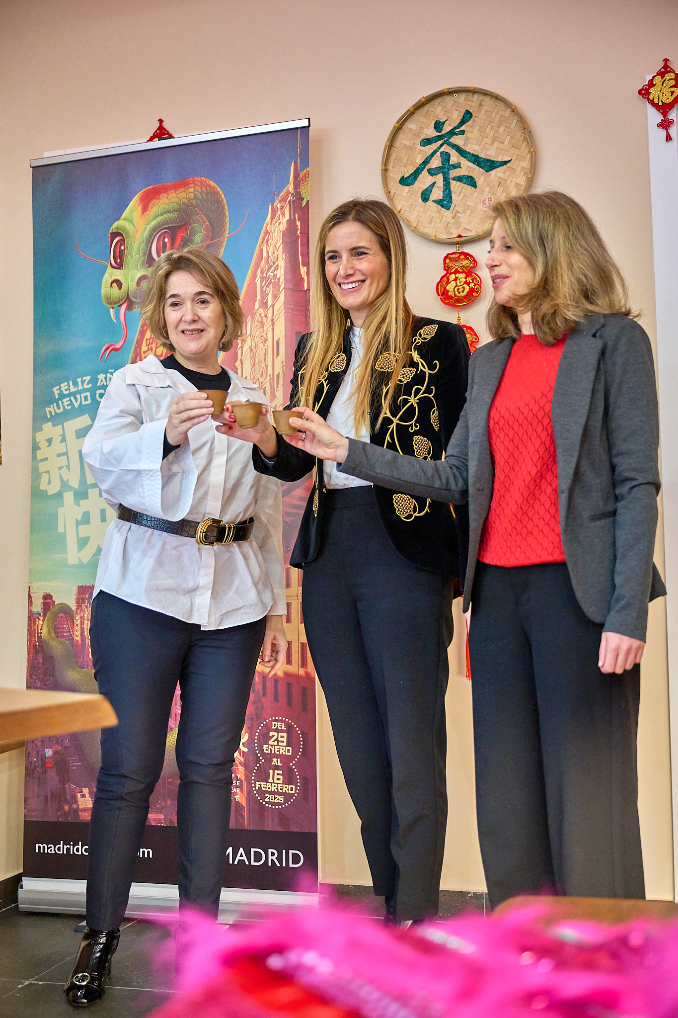 La delegada de Cultura, Turismo y Deporte, Marta Rivera de la Cruz, y la concejala de Usera, Sonia Cea, han presentado hoy el programa de actividades para esta edición. Foto de Fernando Tribiño